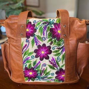 Nena and Co. Blooms CDB